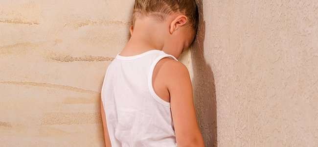 Niño castigado